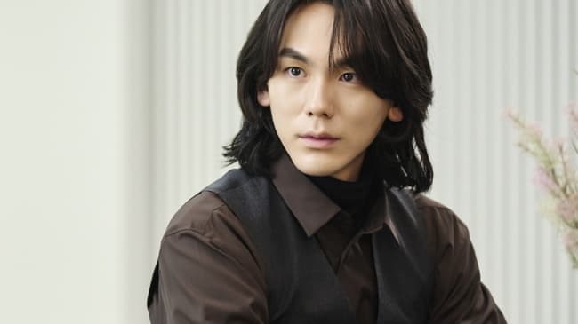 Jung E Chan as genius neurosurgeon Shin Ju Shin in TV CHOSUN's upcoming drama Doctor Shin