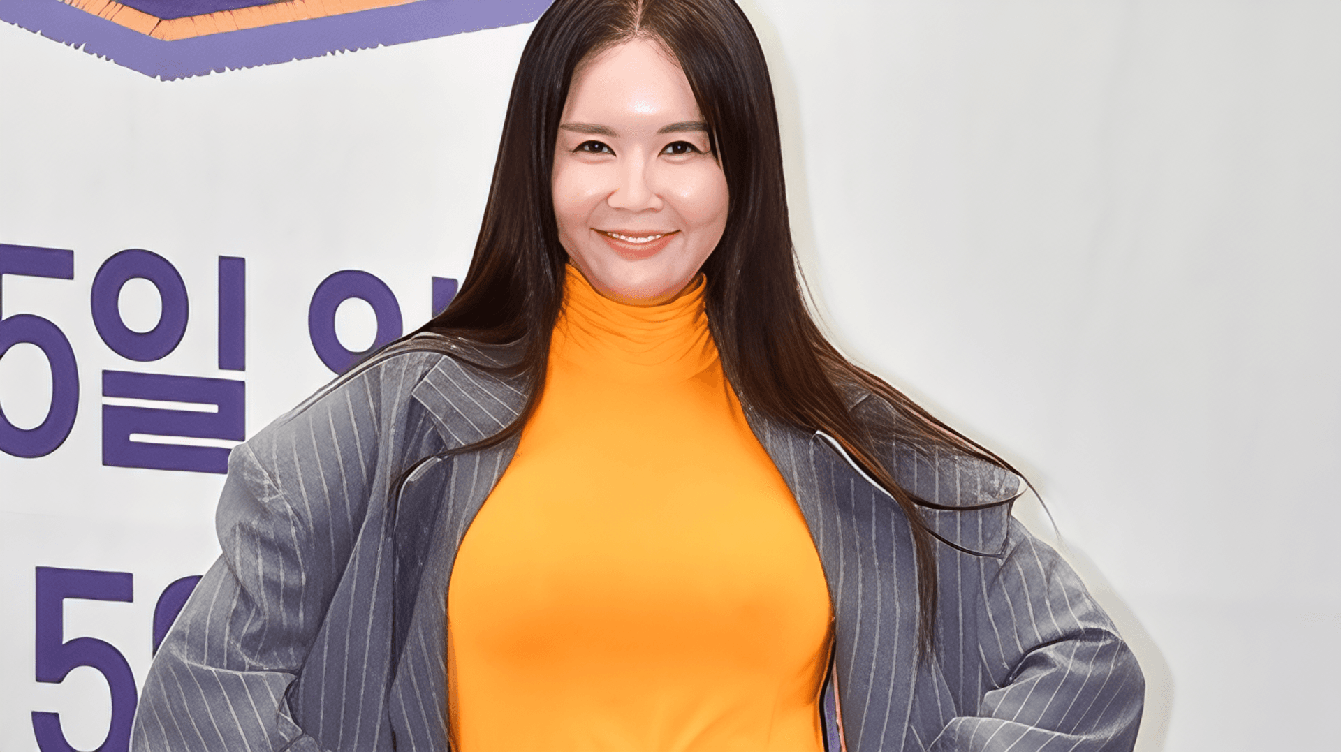 Jang Young-ran Proves Her Golden Touch: YouTube Empire Expands to 200-Pyeong Office and Cosmetics Brand