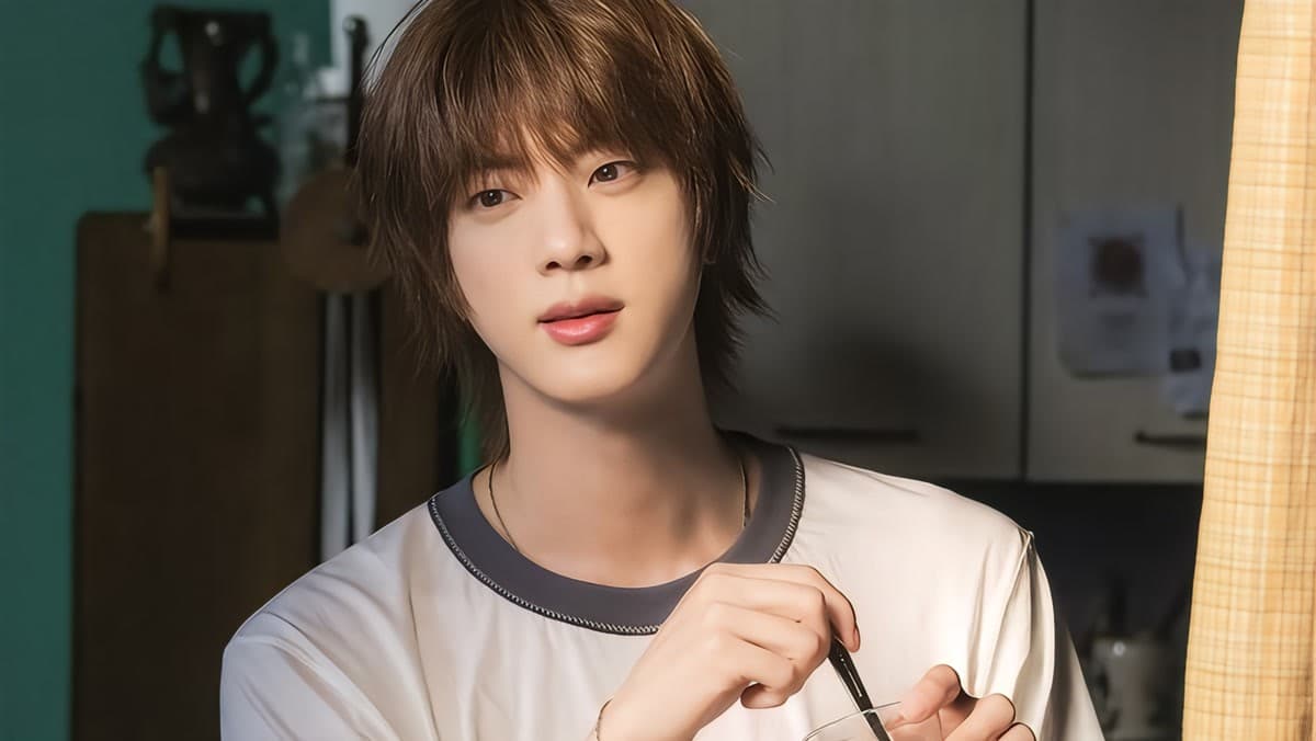 Ốp điện thoại BTS Jin vừa chiếm spotlight tại Oscar 2026