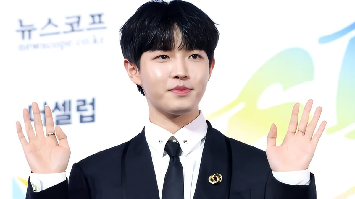 Wanna One's Kim Jaehwan Finds Calm in Terrarium Building After Military Discharge
