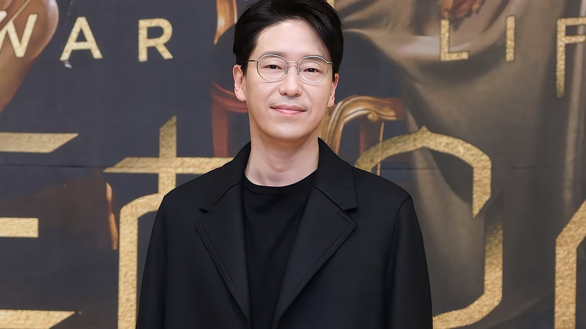 The Actor Behind Korea's Most-Hated Villains Just Revealed His Surprising Secret Weapon: 'I Look Too Nice'