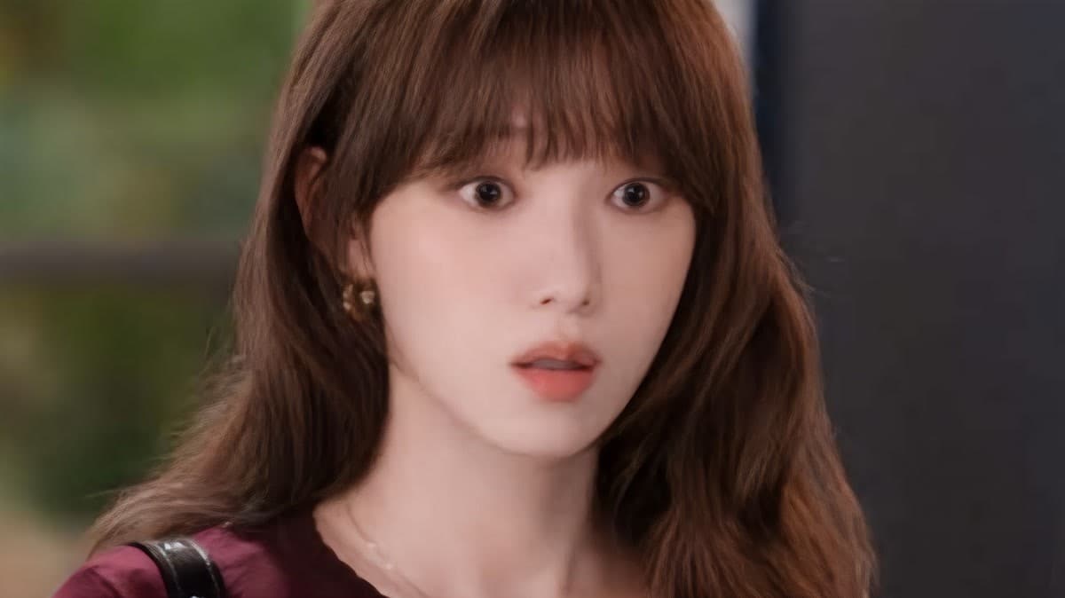Lee Sung-kyung and Chae Jong-hyeop in a scene from MBCs In Your Brilliant Season