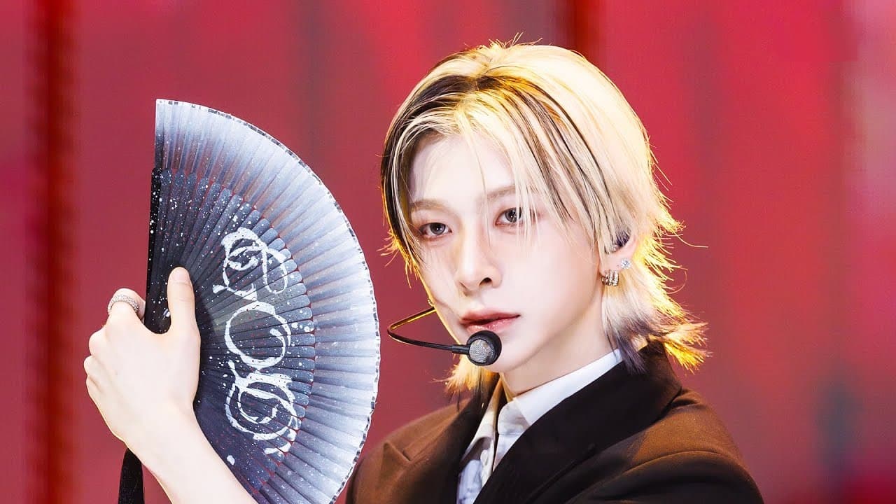 AMPERS&ONE: 'GOD' leo lên vị trí số 1 Hanteo ngay ngày ra mắt