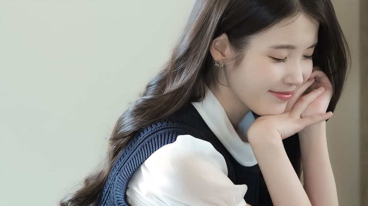 IU Revealed Why She Secretly Attends TWICE's Concerts