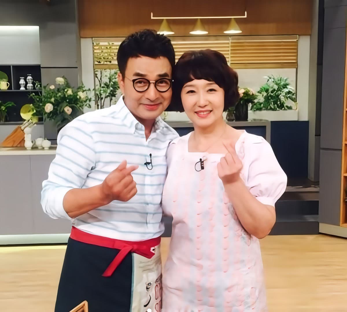 Người đầu tiên nhìn thấy duyên phận — Câu chuyện tình yêu của Bae Dong-sung và Jeon Jin-ju