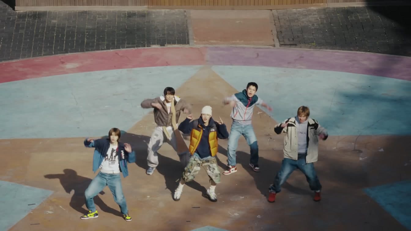 CORTIS khép lại GREENGREEN với 2,31 triệu bản và 11 cúp