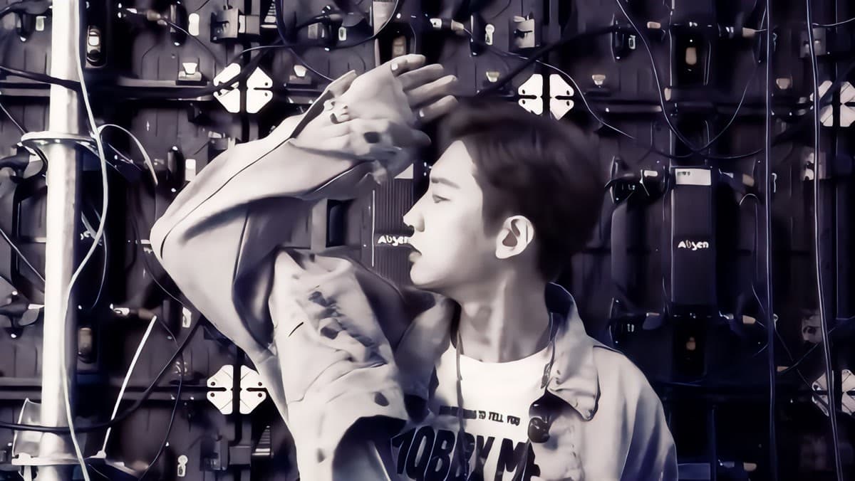 Sự Cố Áo Dài của Chanyeol ở Việt Nam — Fan EXO Không Thể Nhịn Cười