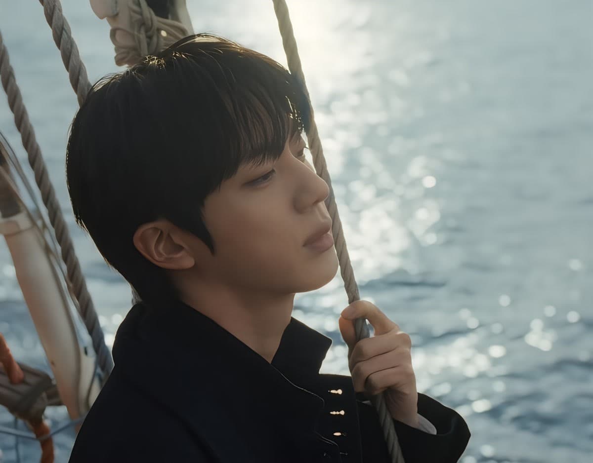 Why Billboard's Host Called BTS V 'King of the Stage'